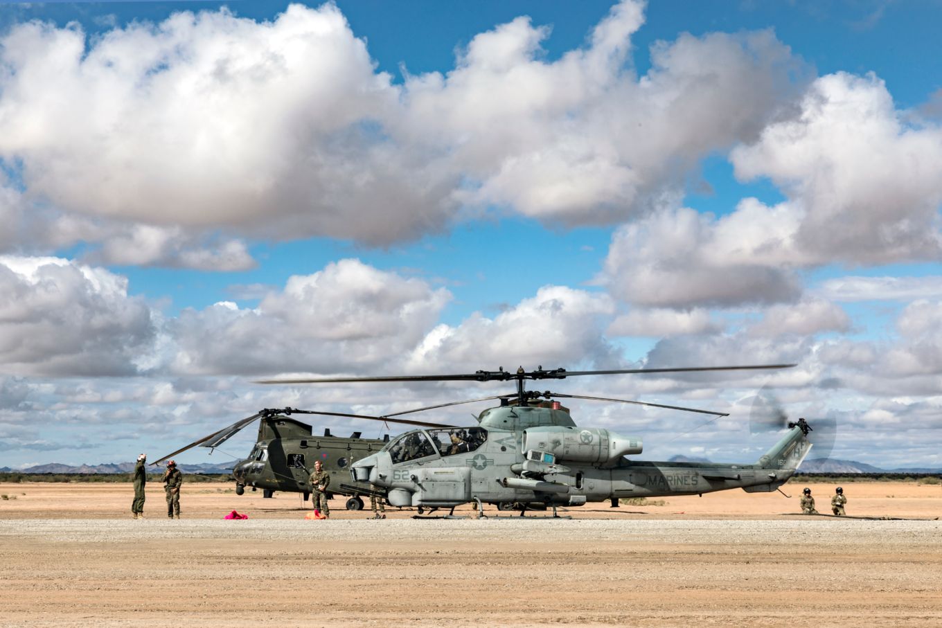 raf-chinook-with-us-marines