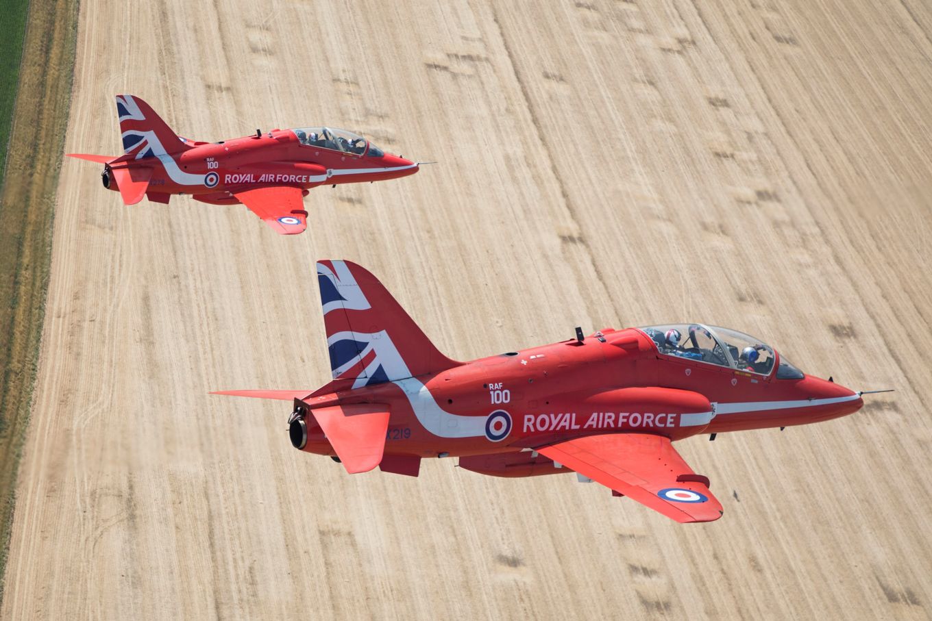 The Red Arrows use the BAE Systems Hawk T1.