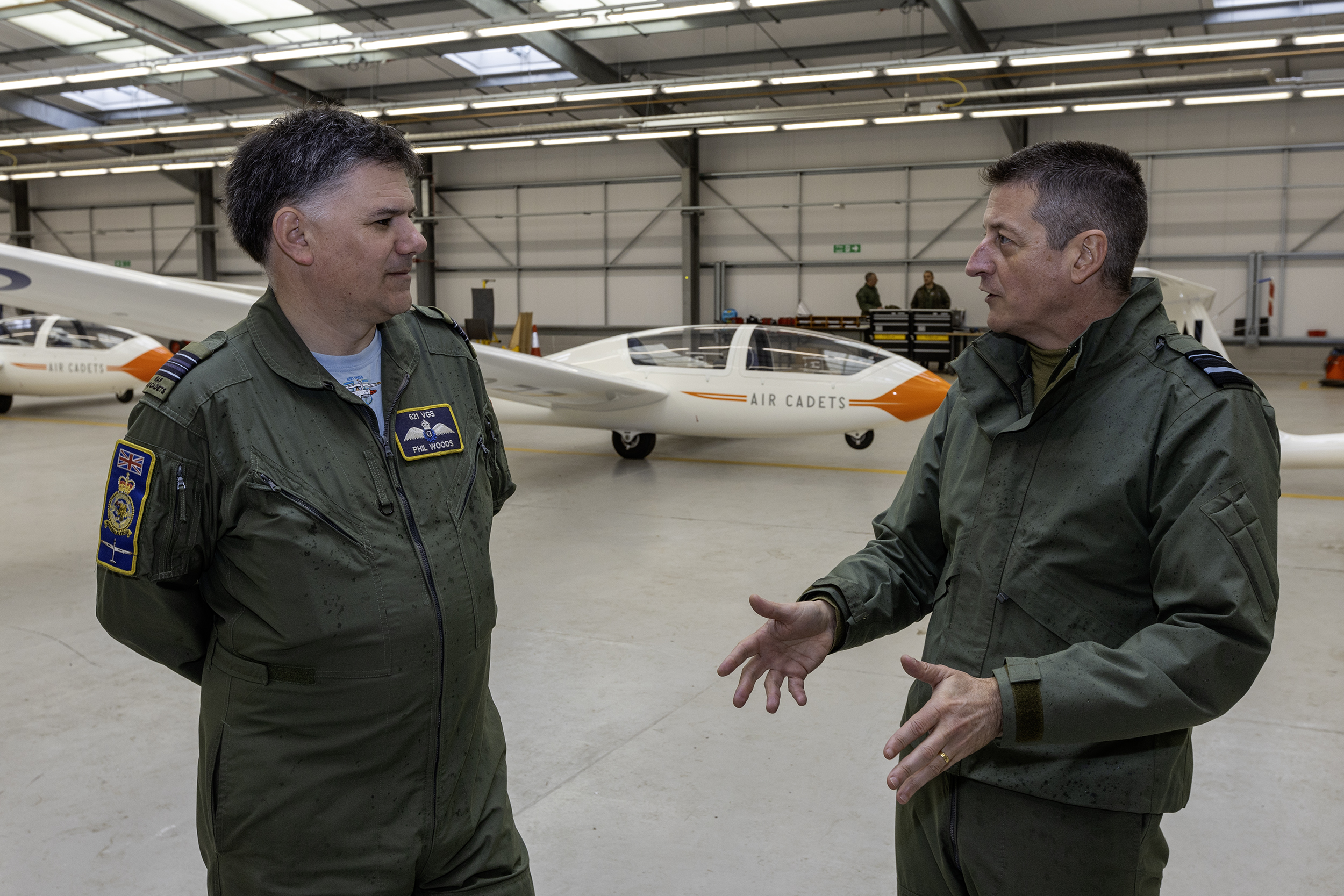 Sqn Ldr Woods, OC of 621 VGS in the hangar with AVM Townsend