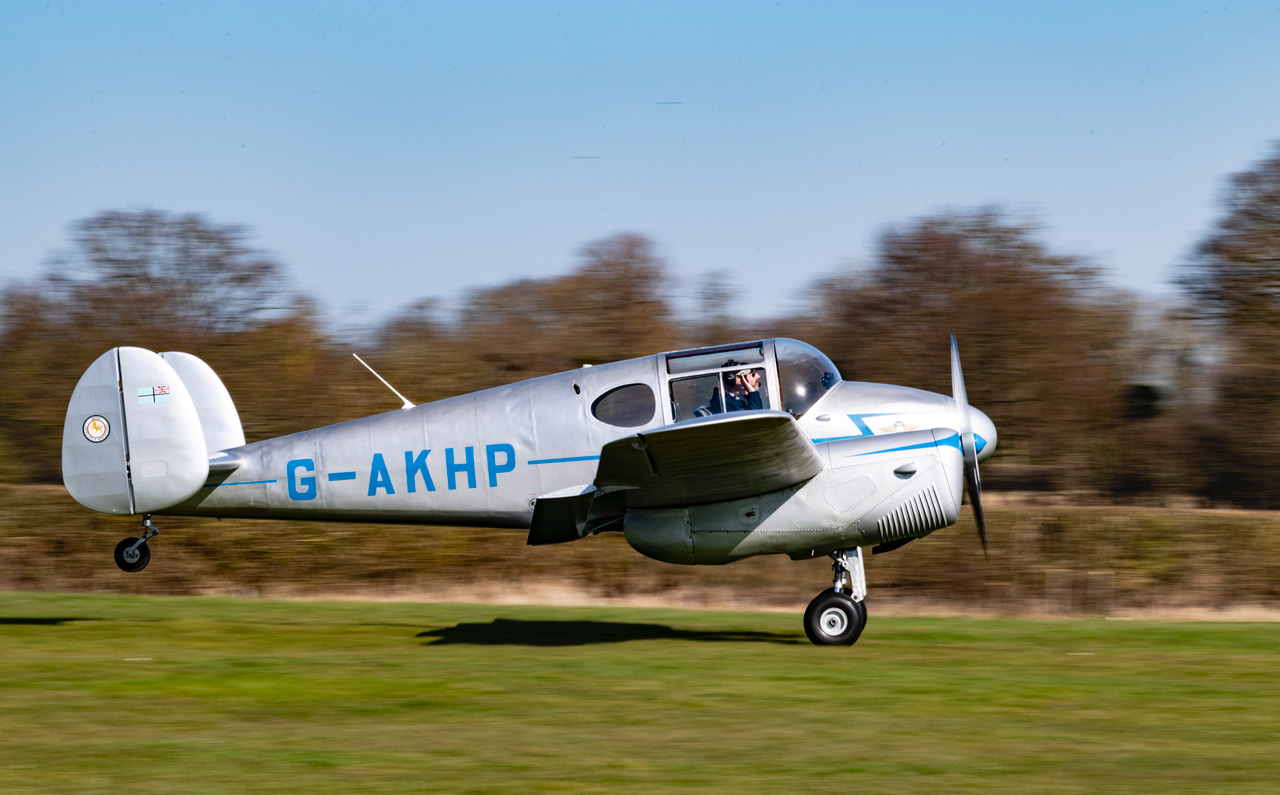 Gemini aircraft building speed before take off.