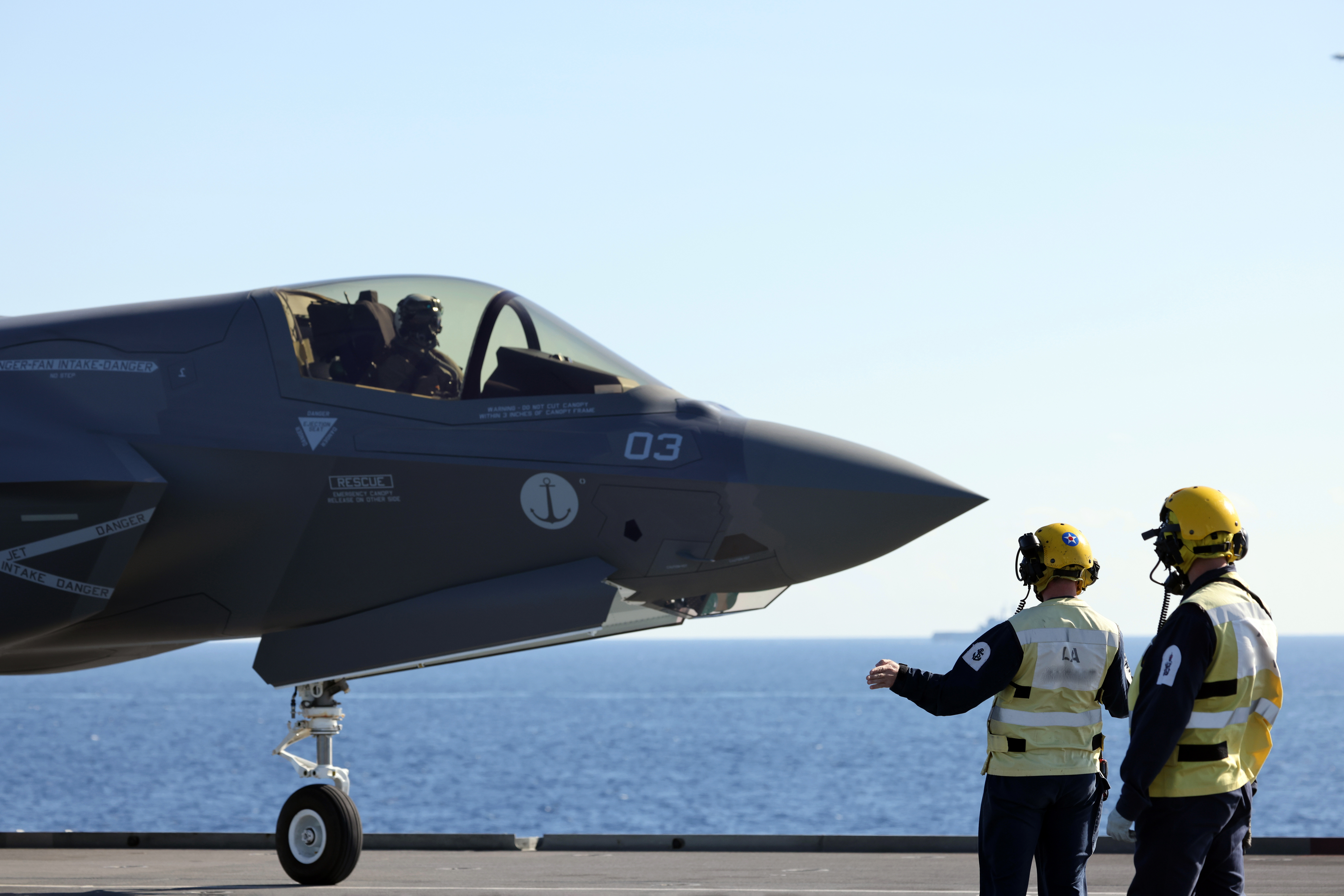 F35 and groundcrew.