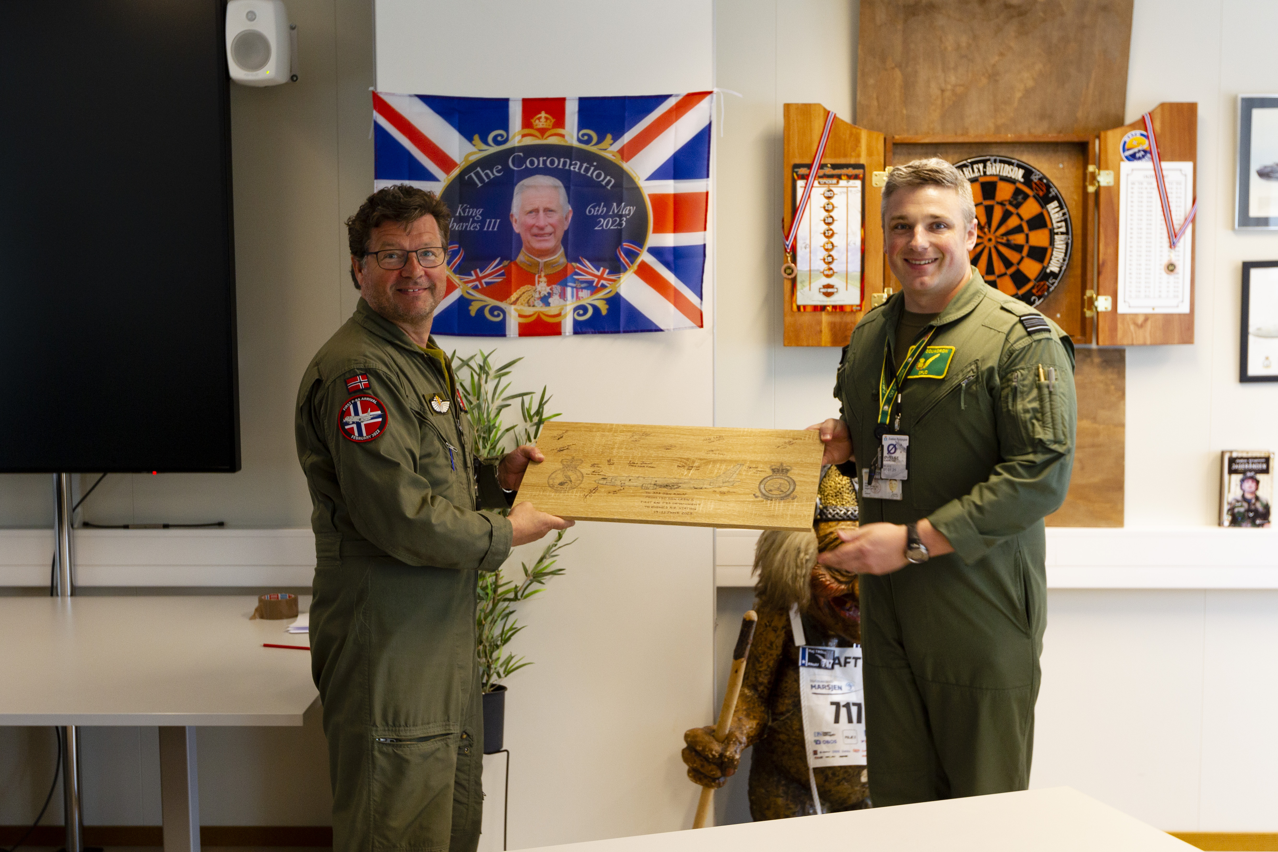 Norwegian and British personnel getting to know each other