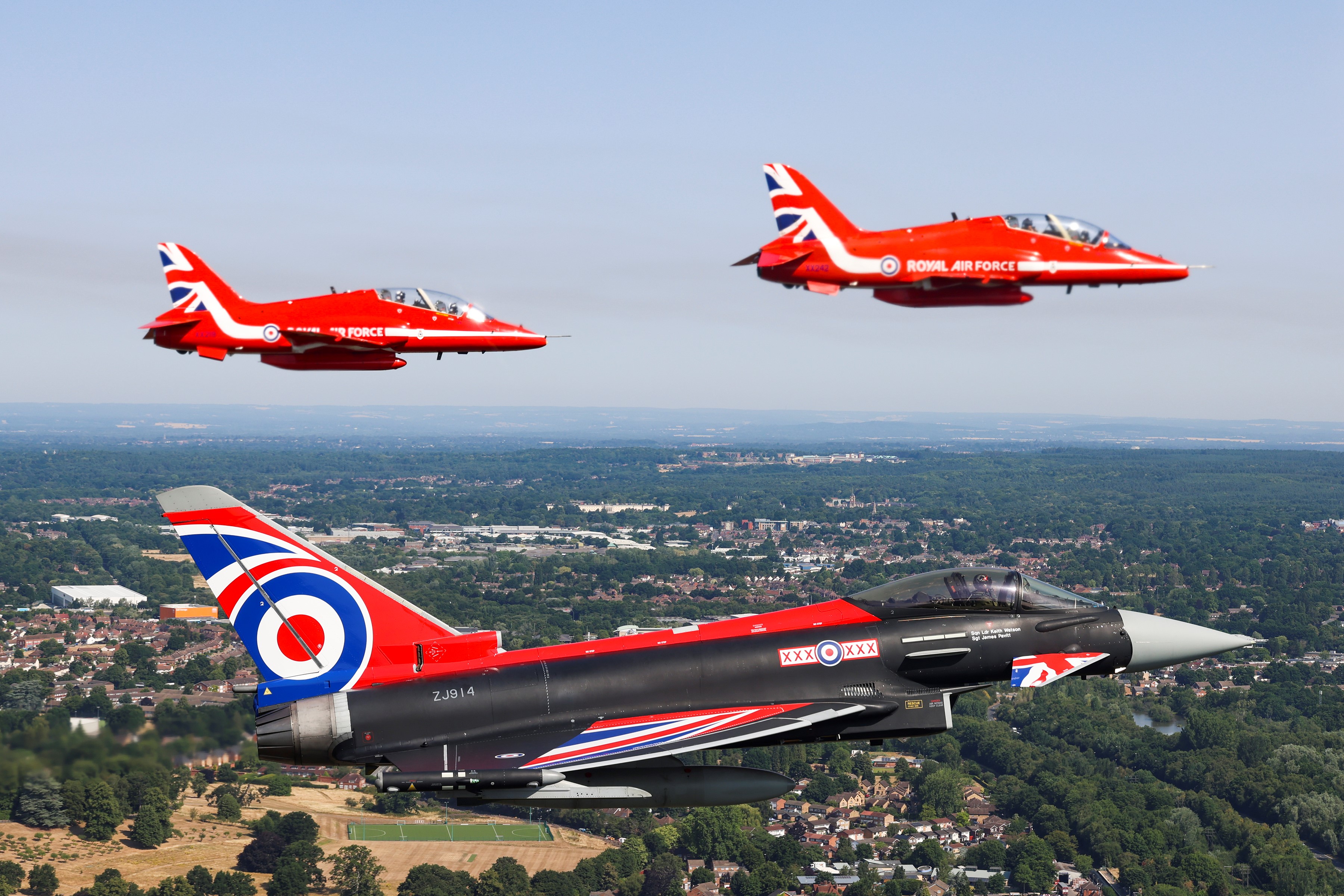 RAF Red Arrows and Typhoon open Farnborough International Airshow | Force