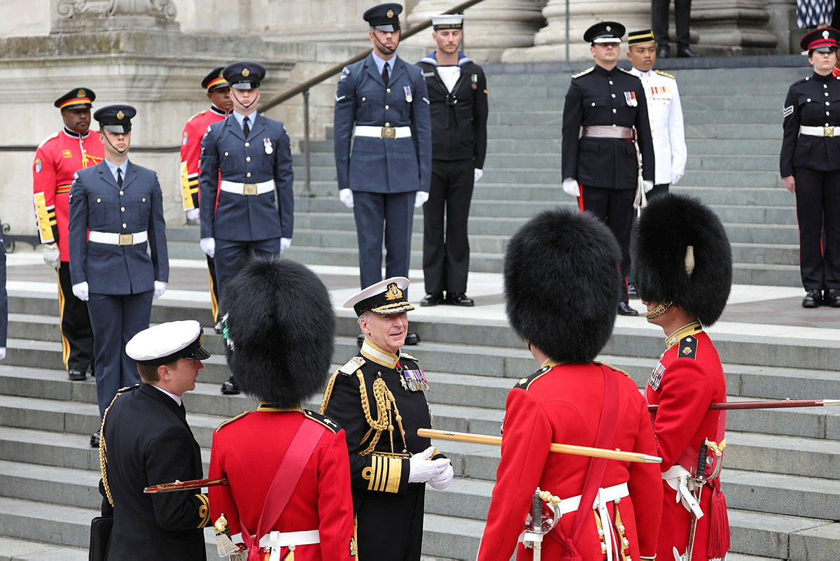 Aviators and Guards in parade.