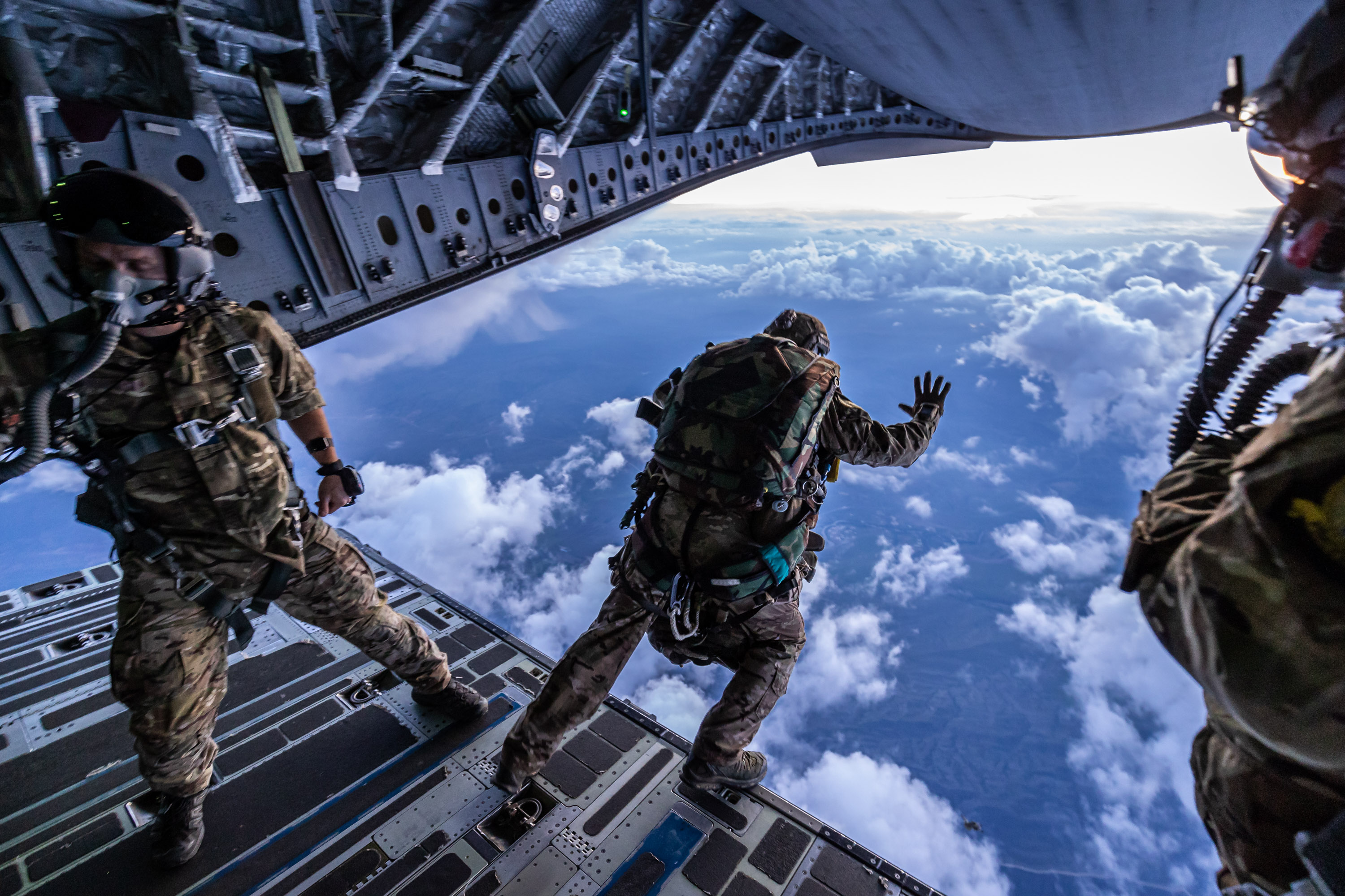 Pathfinders jump from the carrier of Globemaster.
