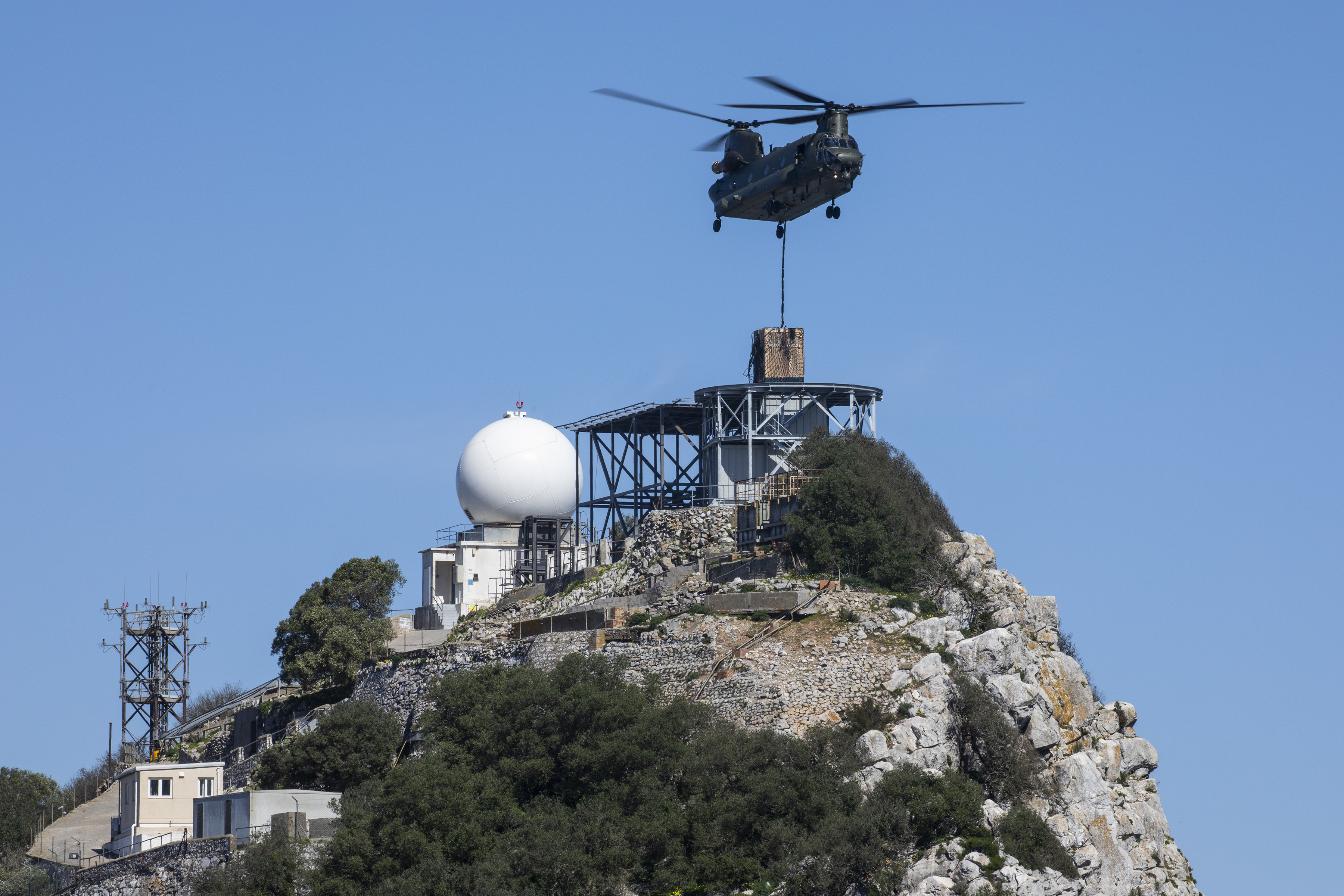 Chinook delivers cargo to the Rock of Gibraltar