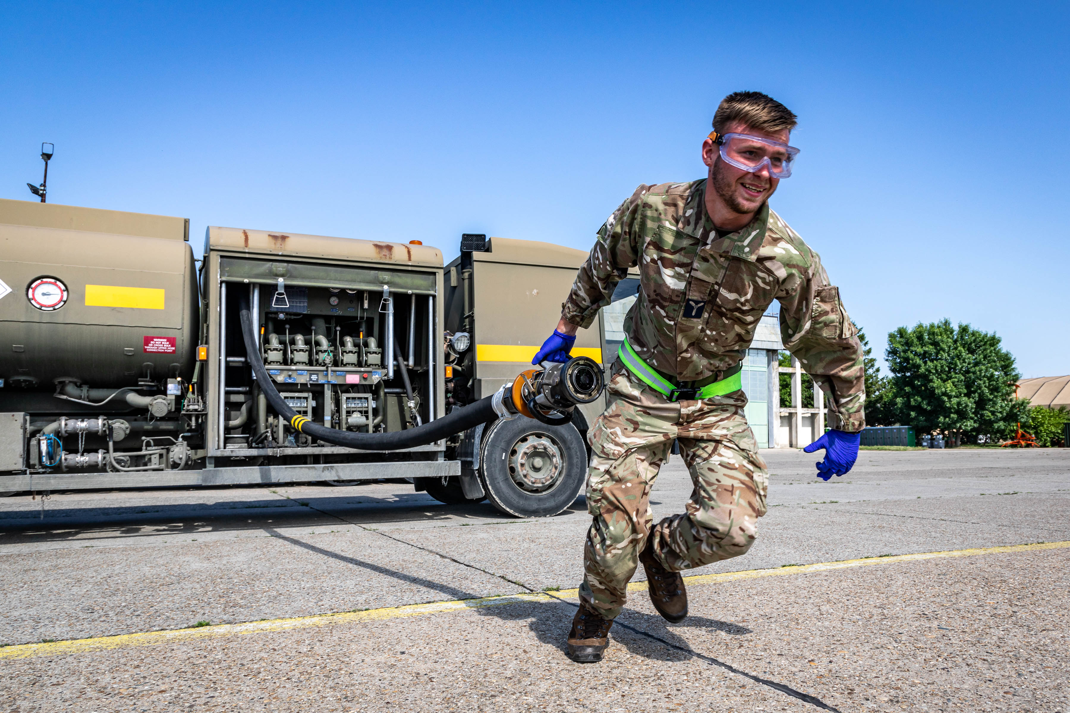 SAC Wardale of 2MT Squadron refuelling a jet
