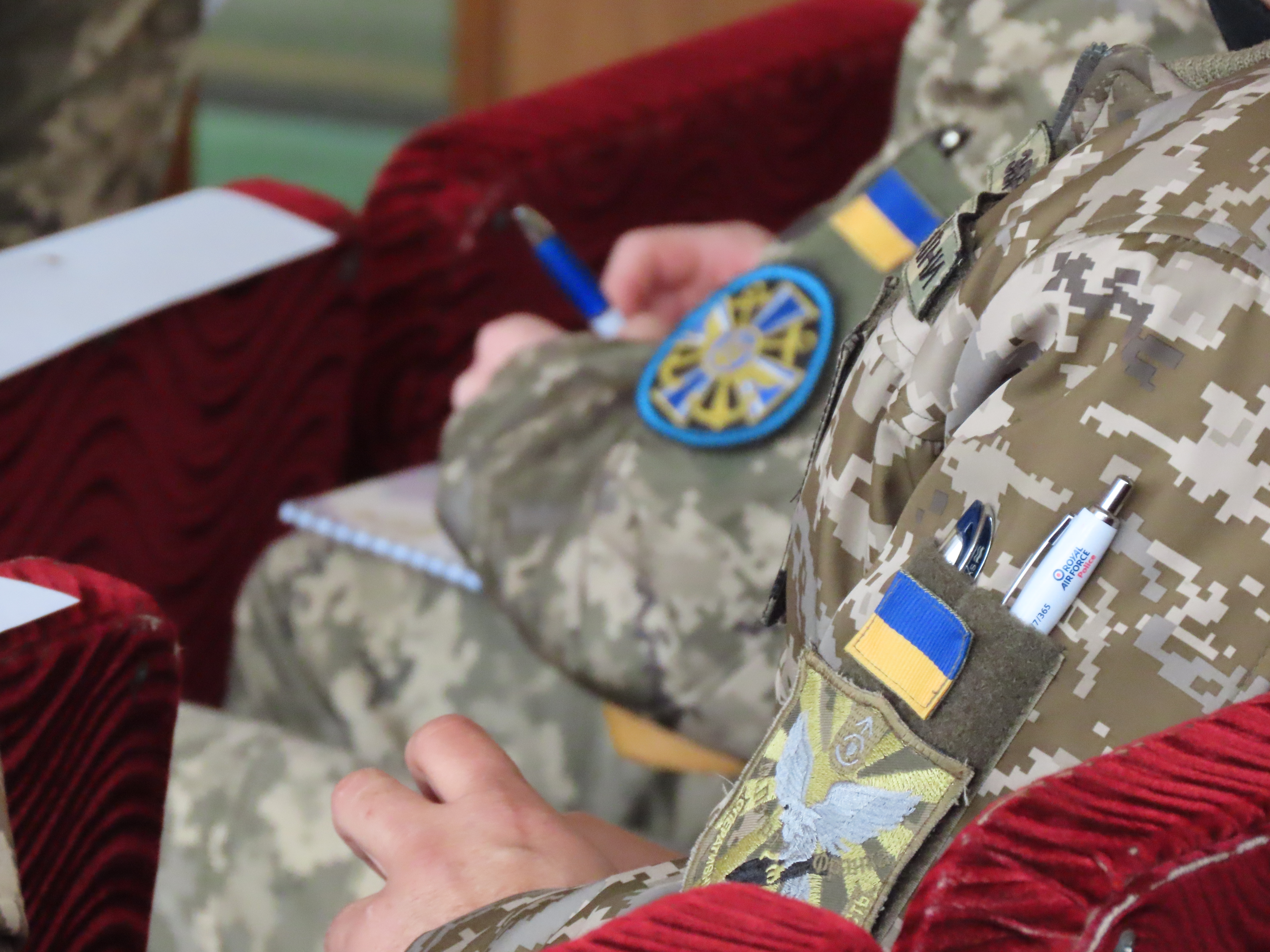 Ukrainian Air Force personnel uniform and crest.