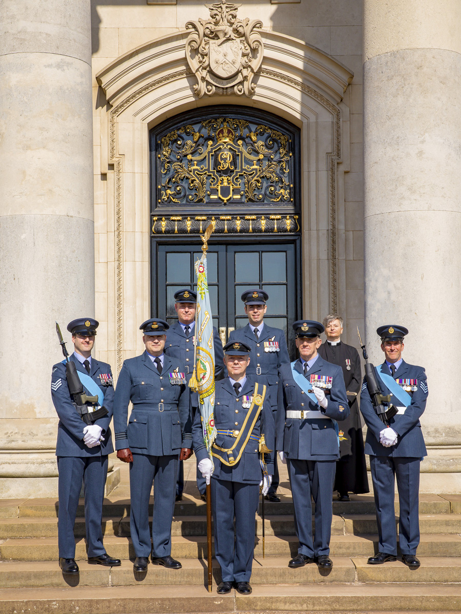 Personnel from 31 Squadron