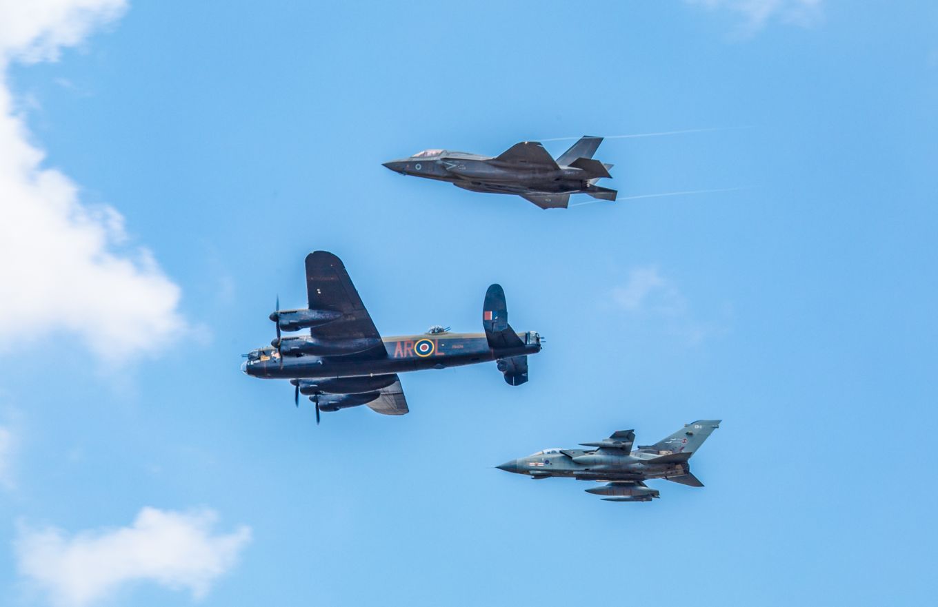 617-Flypast