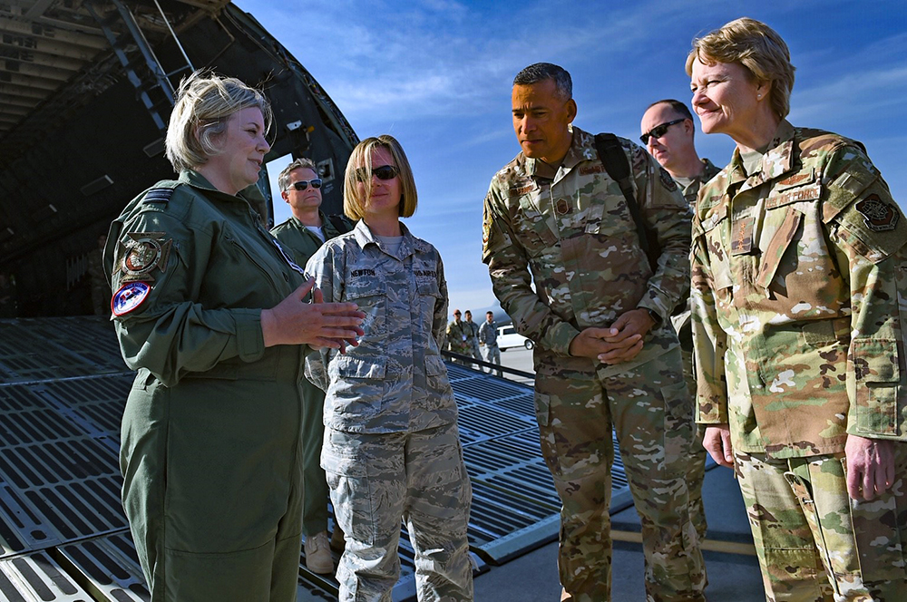 On the Distinguished Visitor Day, General Miller was briefed on Aeromedical Evacuation interoperability and the success of the three-week exercise by Squadron Leader Jayne Arscott.