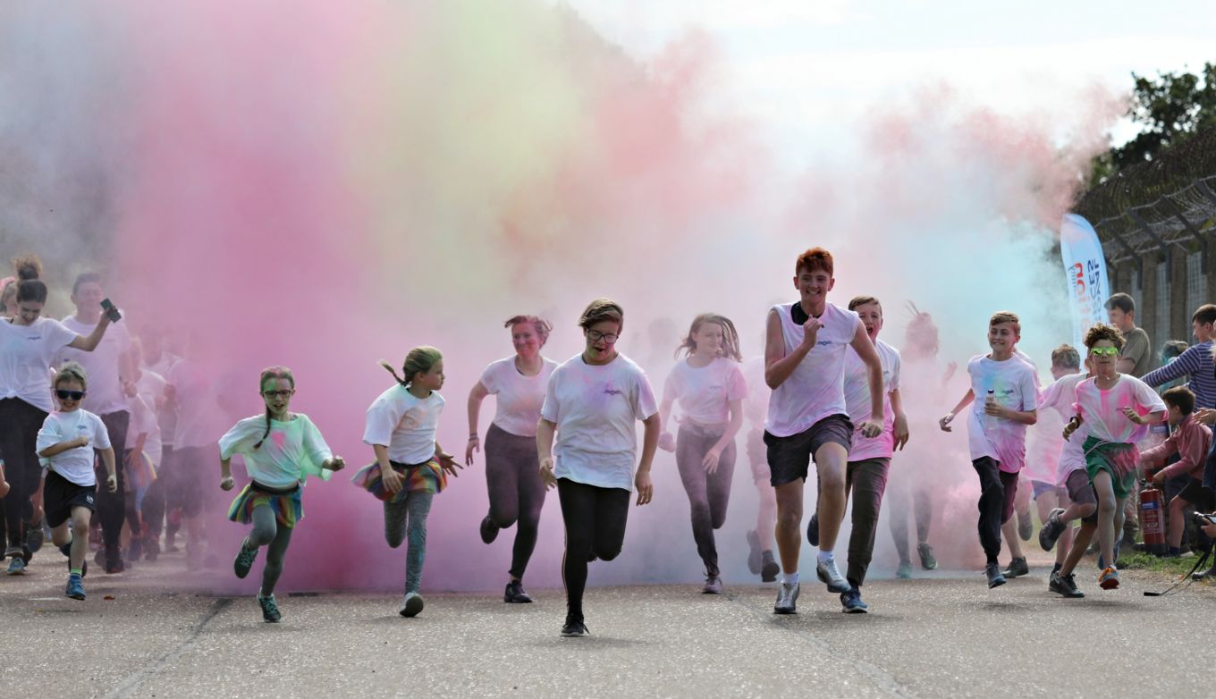 Runners at colour chaos