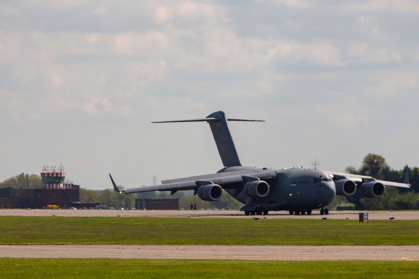 RAF C17 Globemaster touches down at RAF Wittering
