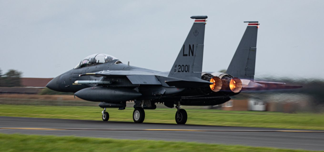 Image shows US F-15 aircraft.