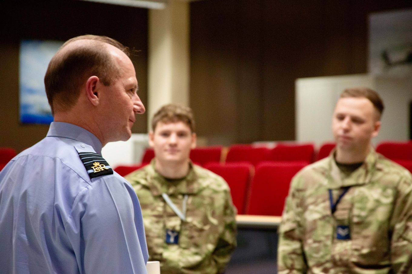 Chief of the Air Staff meeting RAF Boulmer personnel.