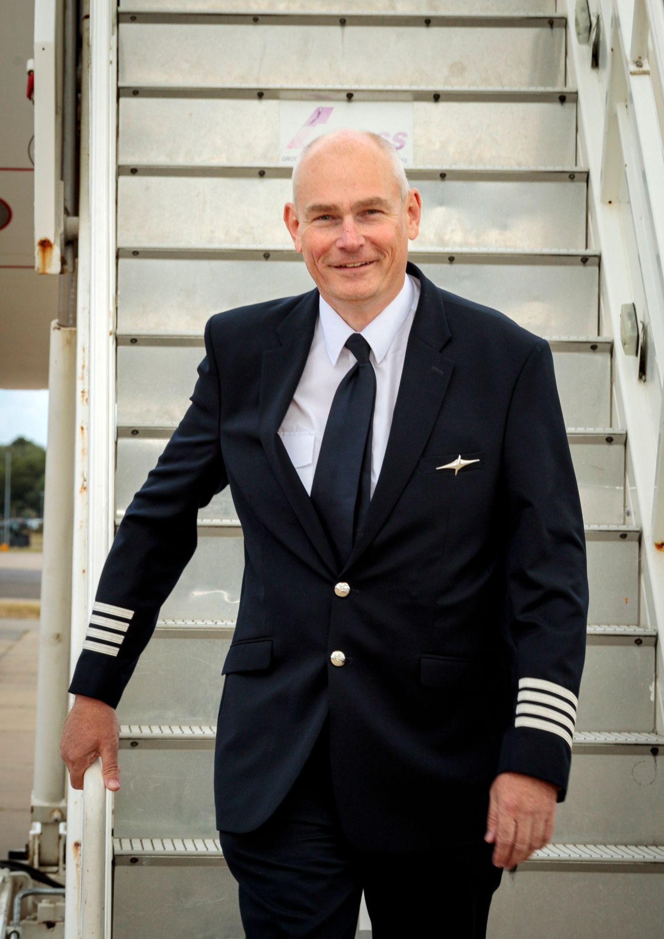 Captain Dave Hall, former Vickers VC-10, and current AirTanker Voyager pilot