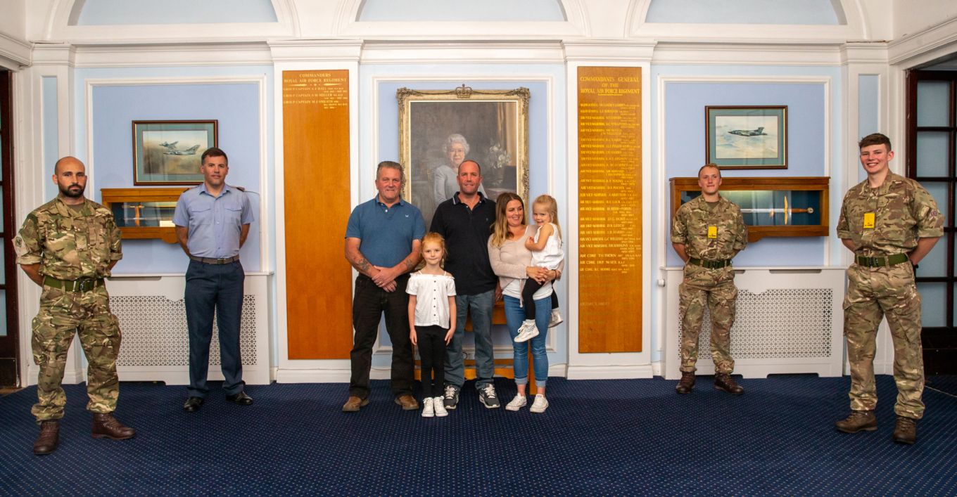 (L-R) Cpl Sam Waugh, Cpl Ed Stanley, The Ruck Family, AC’s Thomas Allan and Troy Taylor-Morgan