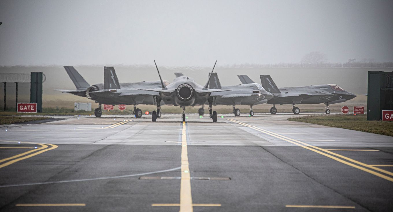 F-35 Lightnings ready for take off