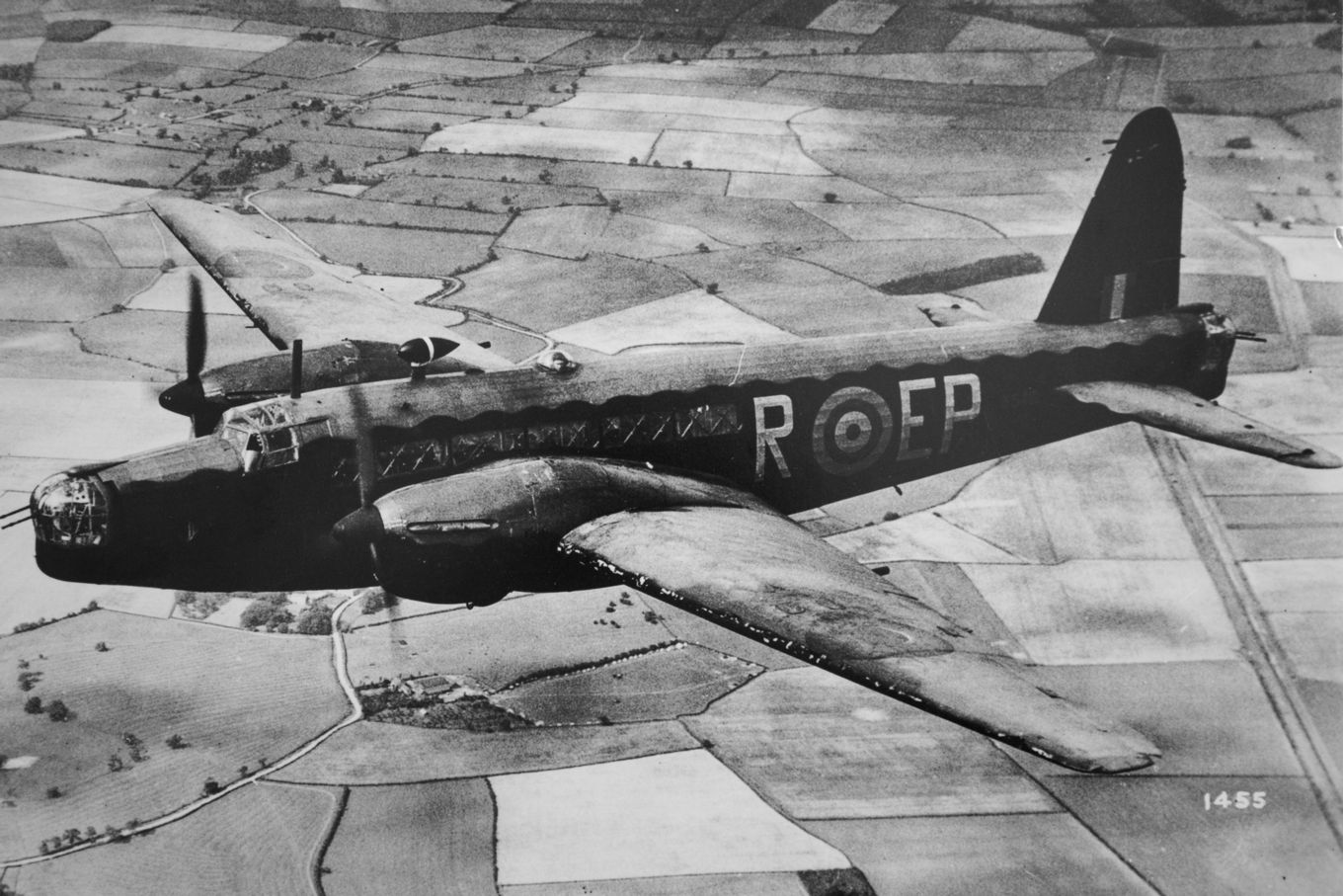 A Wellington bomber, similar to Z8863
