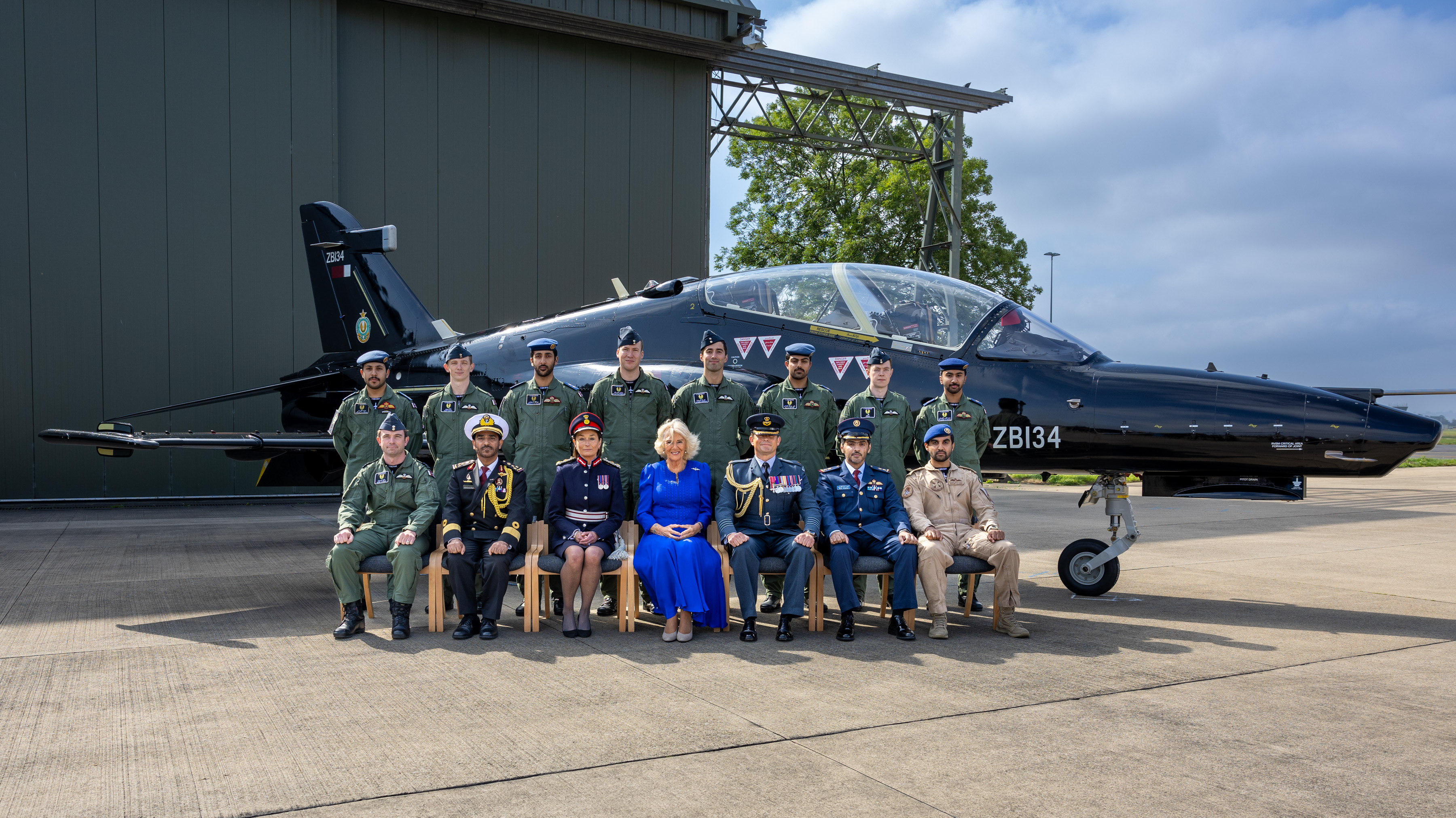 Her Majesty the Queen with members of 11 Sqn QEAF