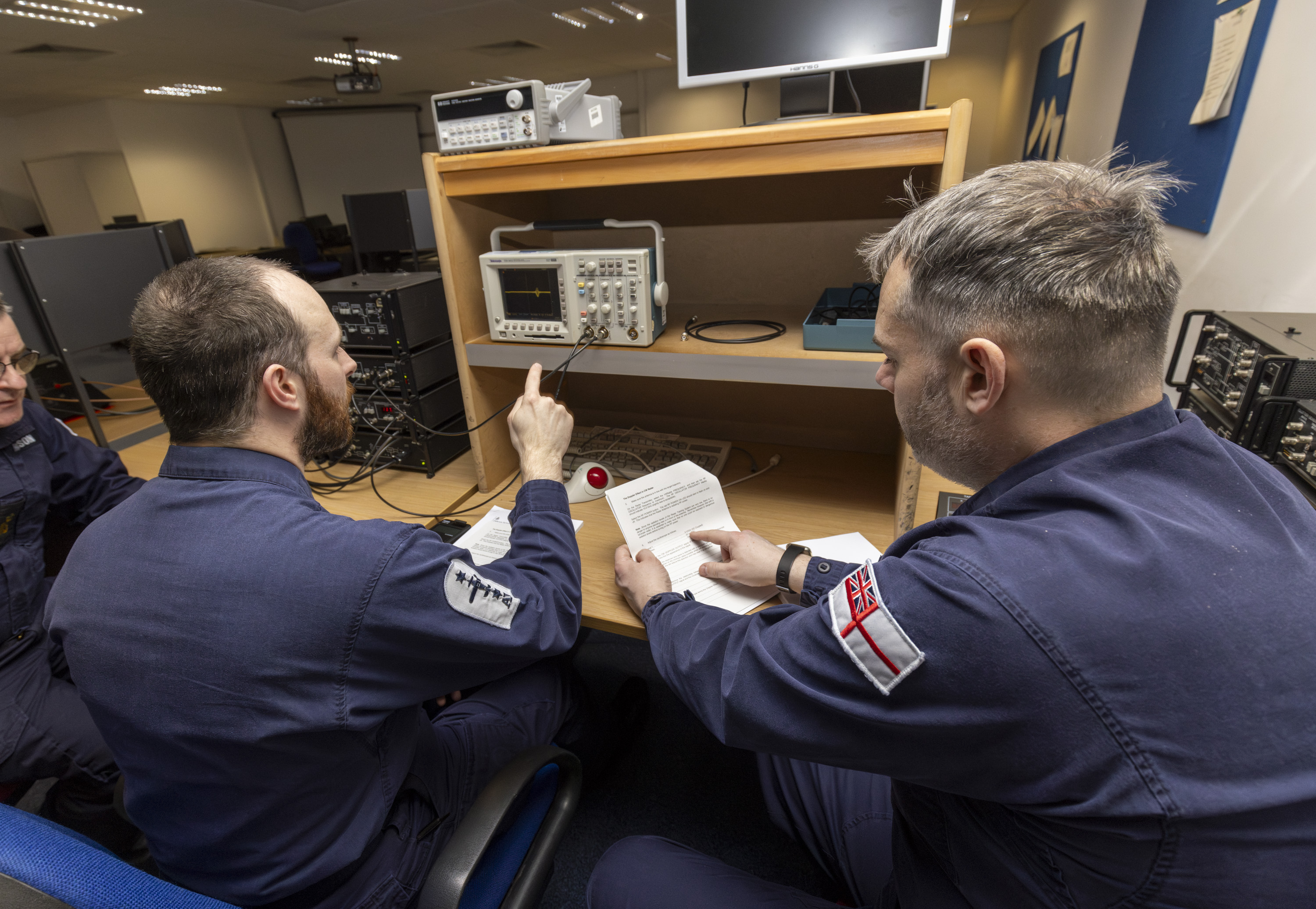 RN POs and LH receiving radar training