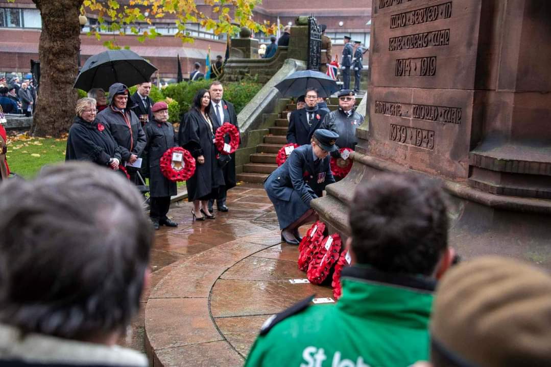 Wing Commander Penelope Brady lays a wreath at Wolverhampton Remembrance parade