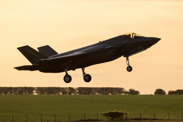 RAF Marham'da Yıldırım Düşmesi